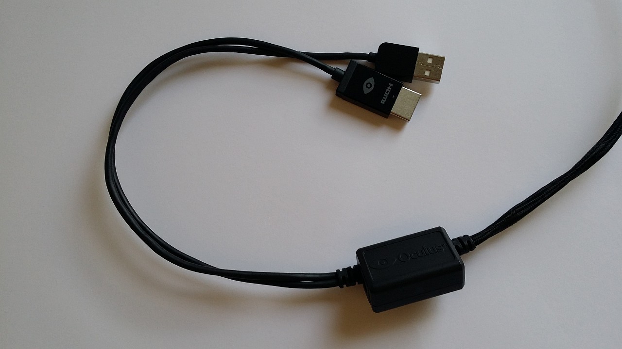 Conectores USB y HDMI arriba, cajita de conexiones abajo