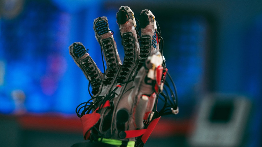 Reality Labs muestra sus investigaciones sobre guantes hápticos