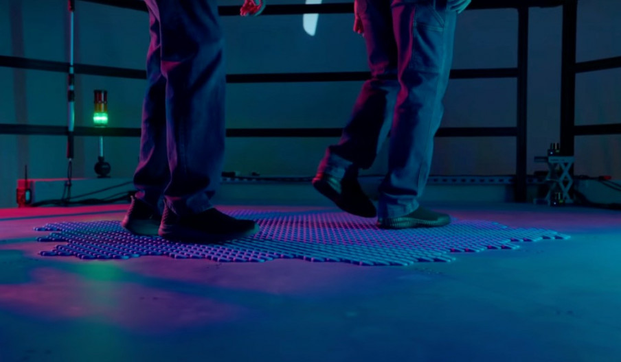 HoloTile, el suelo omnidireccional de Disney para recorrer escenarios virtuales