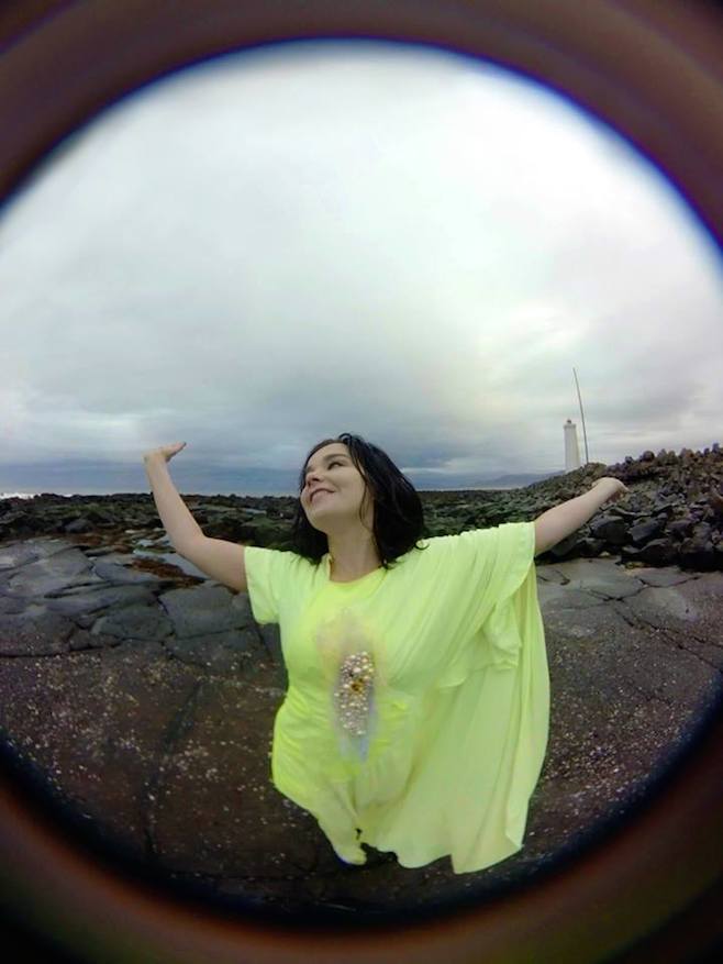 Fotograma del vídeo de Björk en 360º