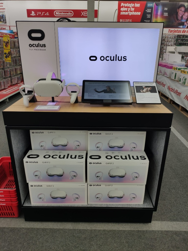 expositores con Oculus Quest 2 en centros de grandes superficies comerciales de España