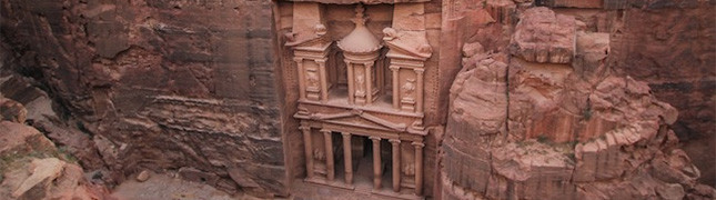 Explora el enclave arqueológico de Petra reconocible de películas como Indiana Jones