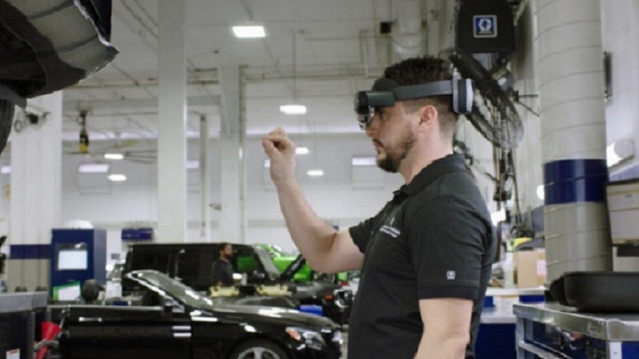 Mercedes-Benz utiliza HoloLens 2 para el mantenimiento de sus vehículos en EE.UU.