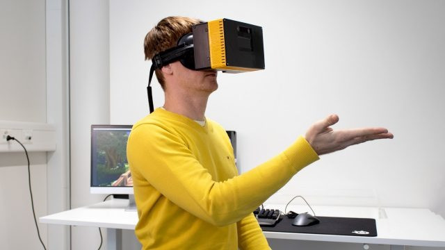 Creal presenta los prototipos de los visores AR y VR que llevarían sus pantallas light-field